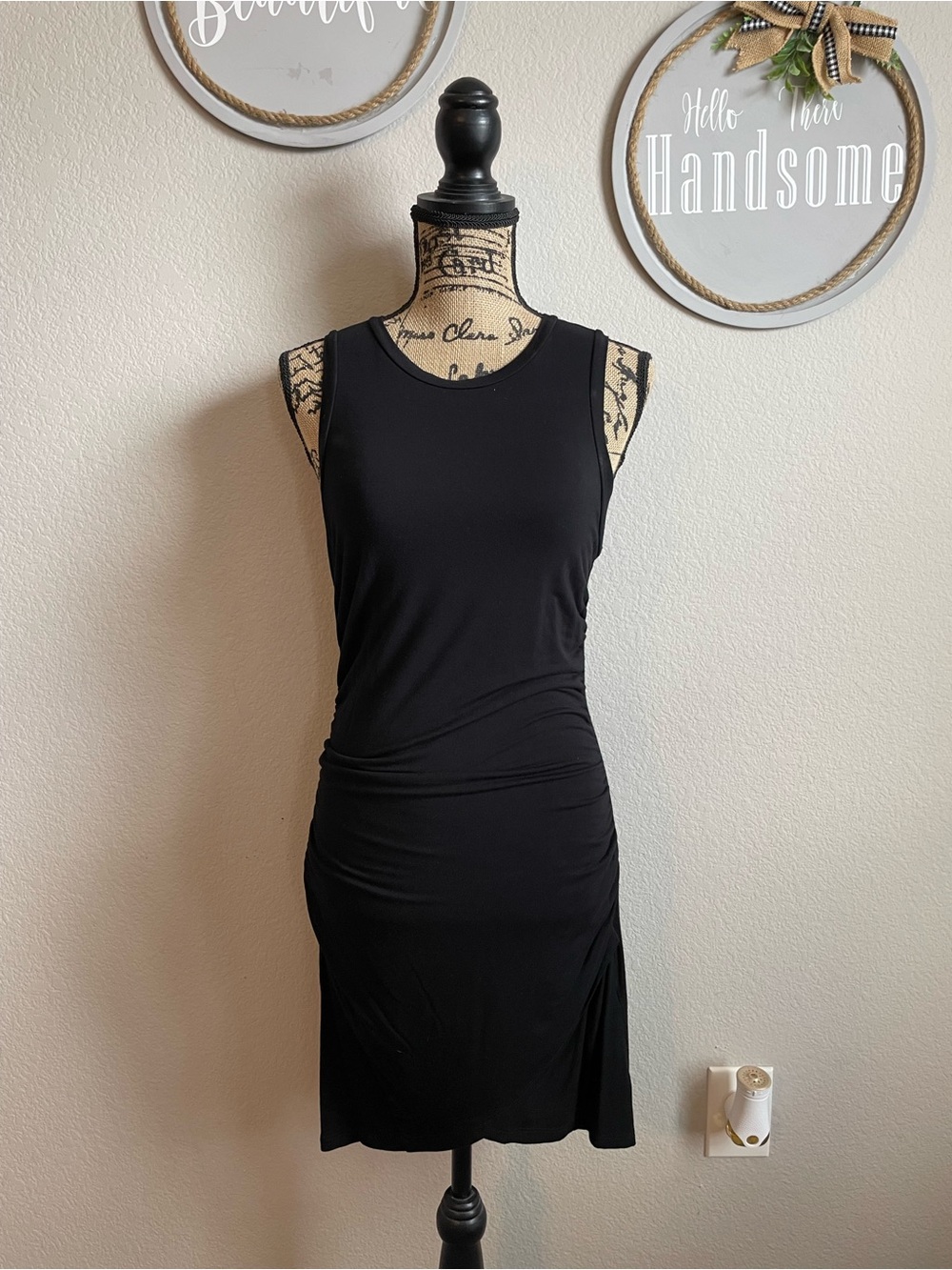 Forever 21 Black Sleeveless Midi Dress